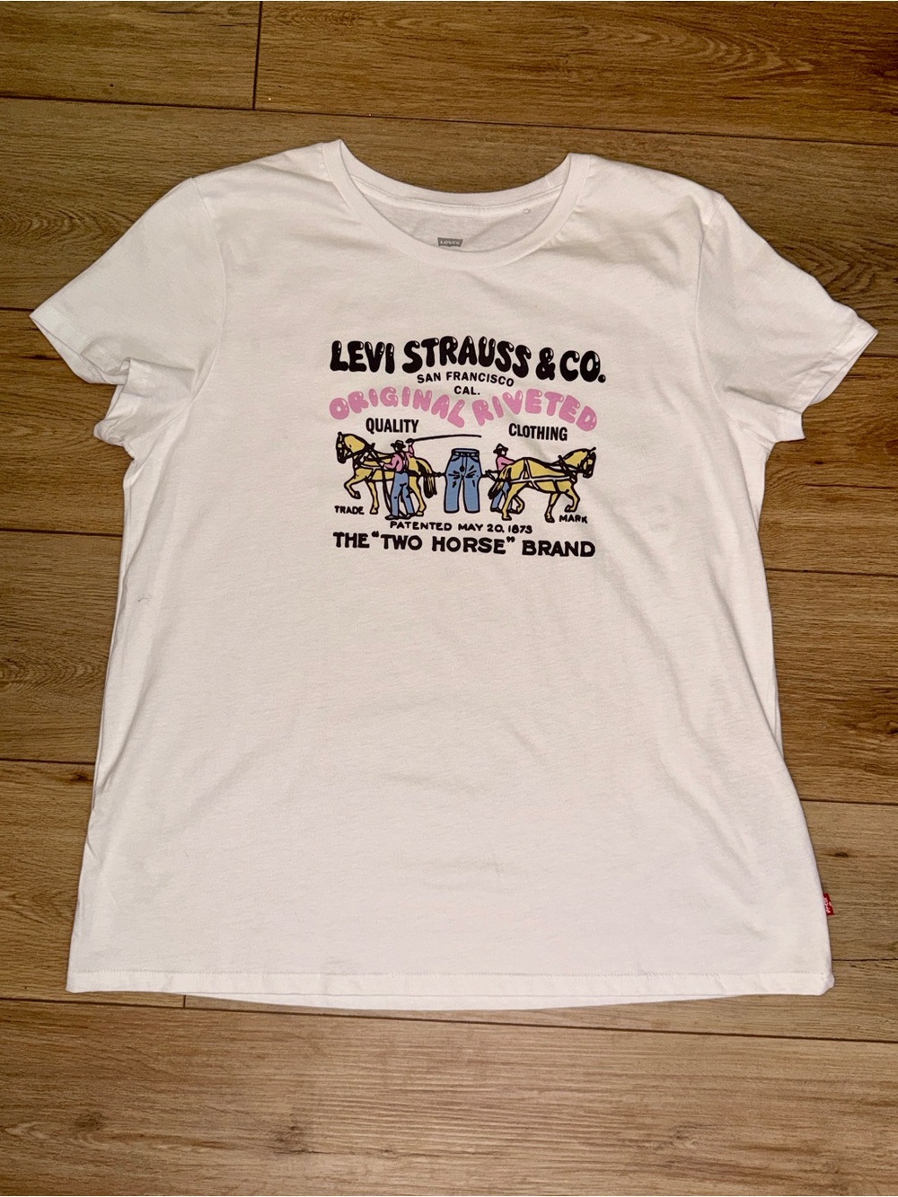Levi’s Original Riveted Graphic Tee Shirt White XL Two Horse Logo Cotton